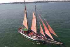 Traditionssegelschiff-Jachara-Drohnenaufnahme-1